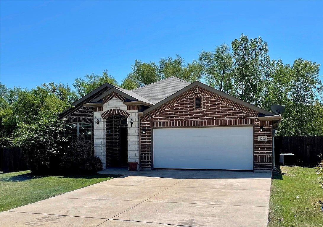 1203 Bronner Dr, Princeton, TX 75407 Zillow