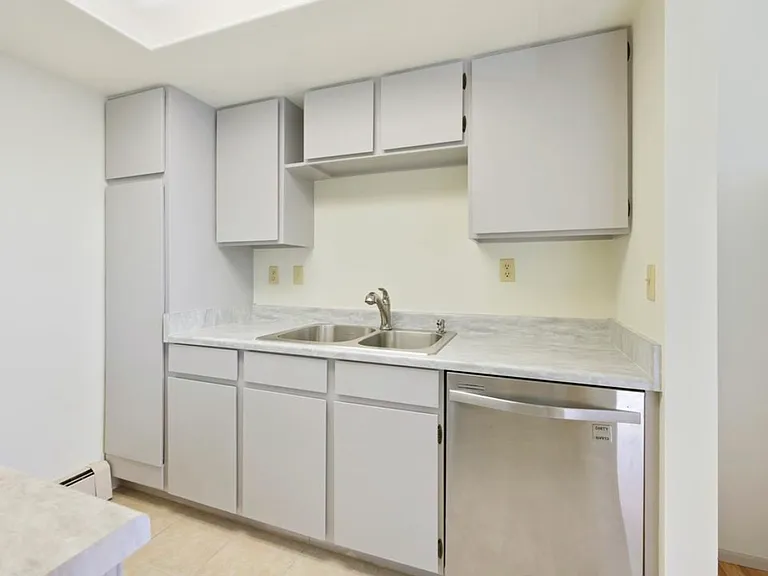 1140 Walnut Ave #11 — Photo 5