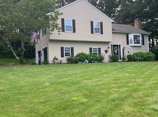 2 Hemlock Dr, Holyoke, MA 01040