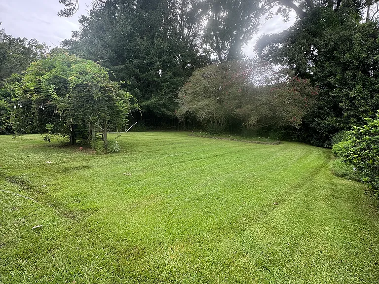 695 Maxine Dr — Photo 21