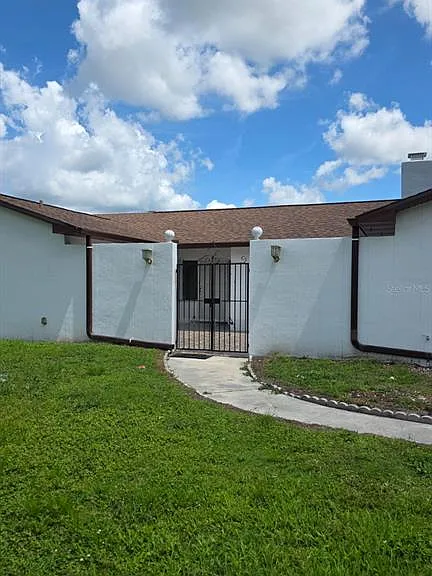 1703 Paradise Dr — Photo 2