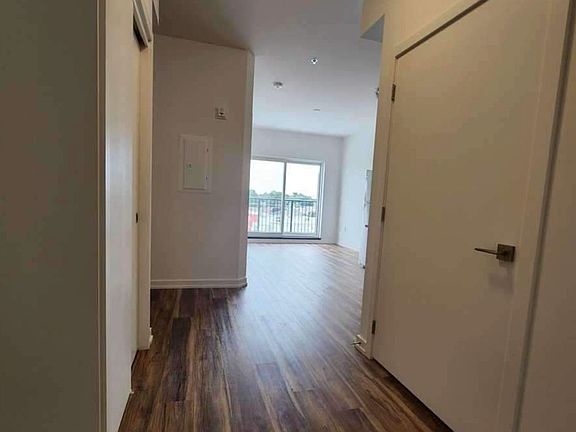 3rd image of 430 Essa Rd #416
