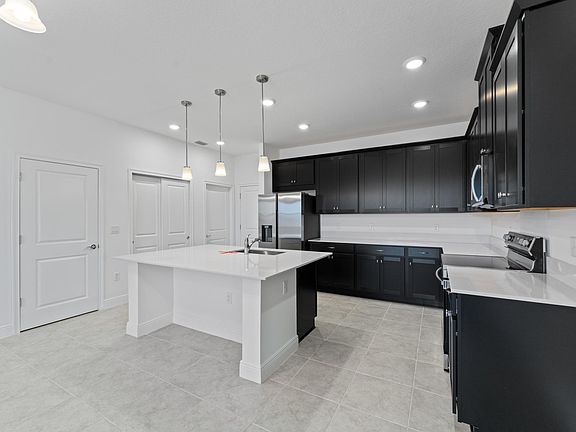3rd image of 3878 Knotty Pine St