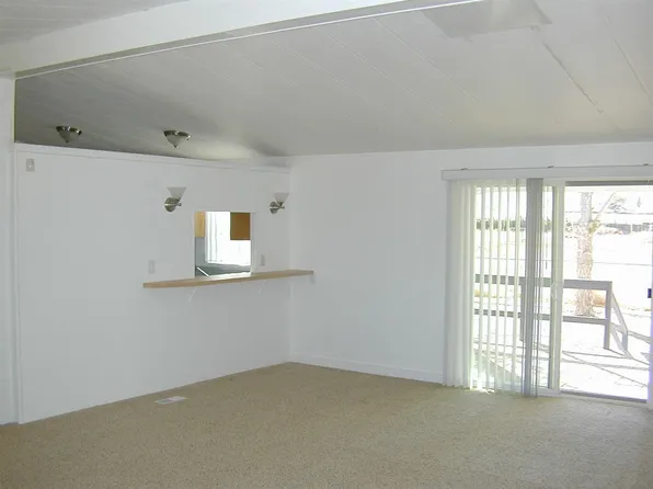 17 Villa Real Dr, Yerington, NV 89447