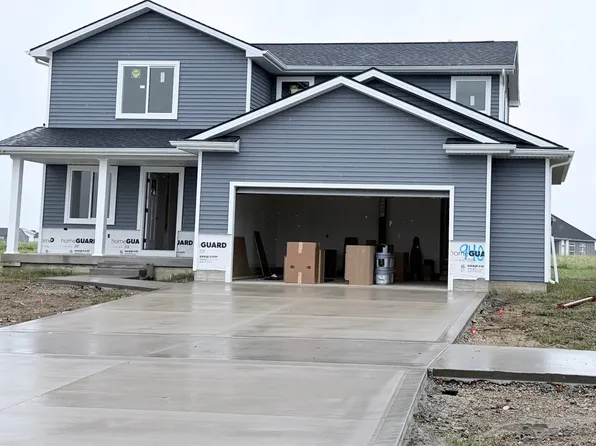 940 Lavender Ln, Pella, IA 50219