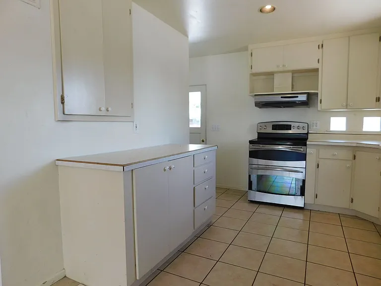 941 Walnut Ave — Photo 7