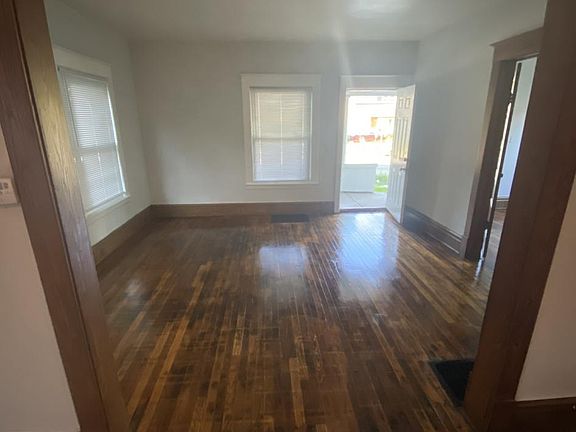5th image of 830 Oakdale St SE #A