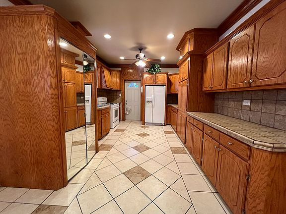 3rd image of 7821 S Paxton Ave APT 1