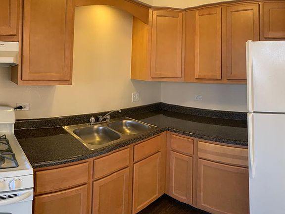 3rd image of 342 Grove Ave #102