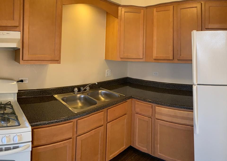 2nd image of 344 Grove St APT 304