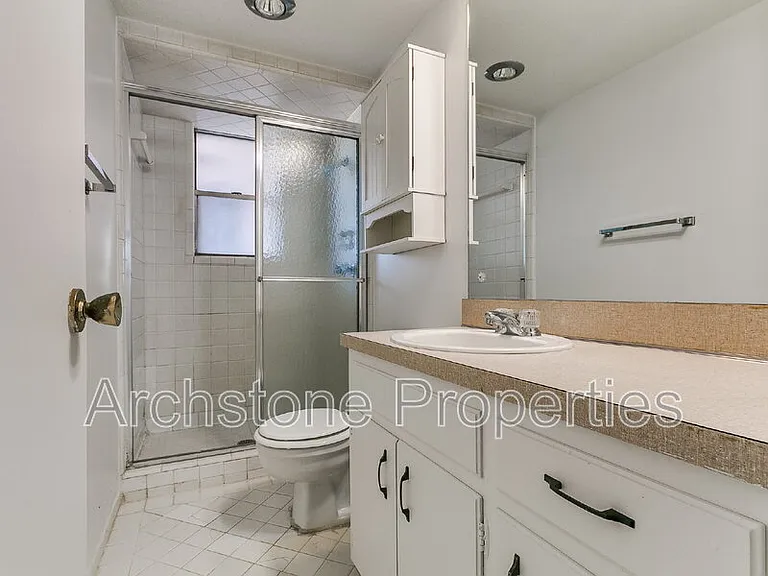 4508 NW 26th St — Photo 39