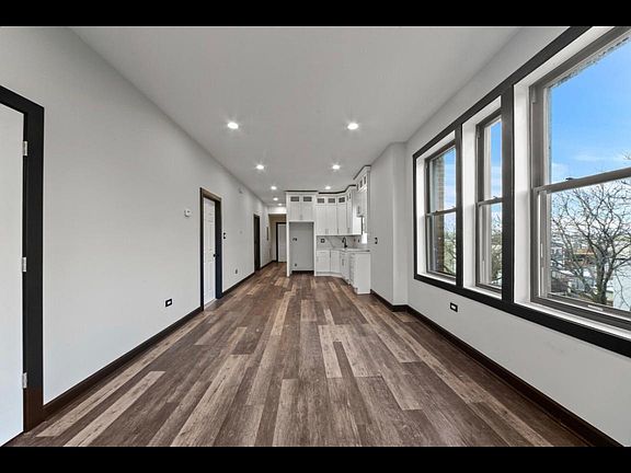 4th image of 4200 W Kamerling Ave #3