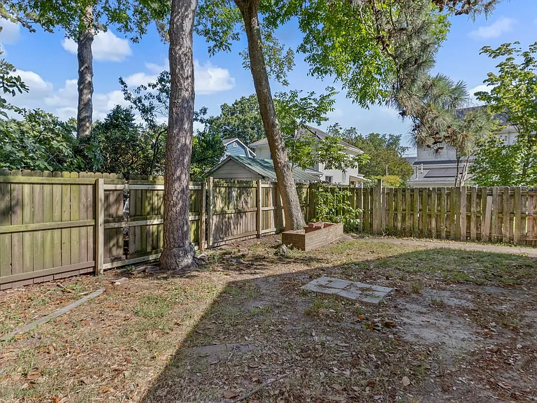 9103 Hammett Ave #B — Photo 13
