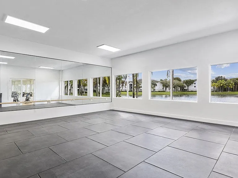 Palm Trace Landings Apartments — Photo 24
