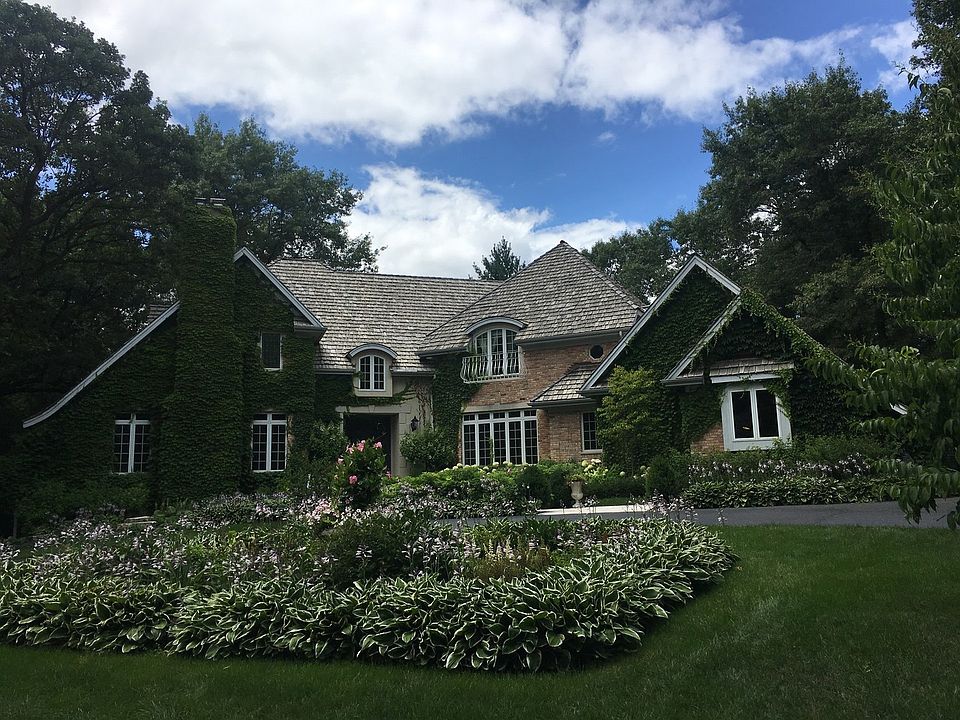 1st image of 376 Belle Foret Dr