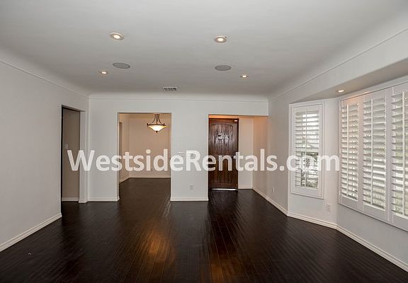 5th image of 4017 Tivoli Ave