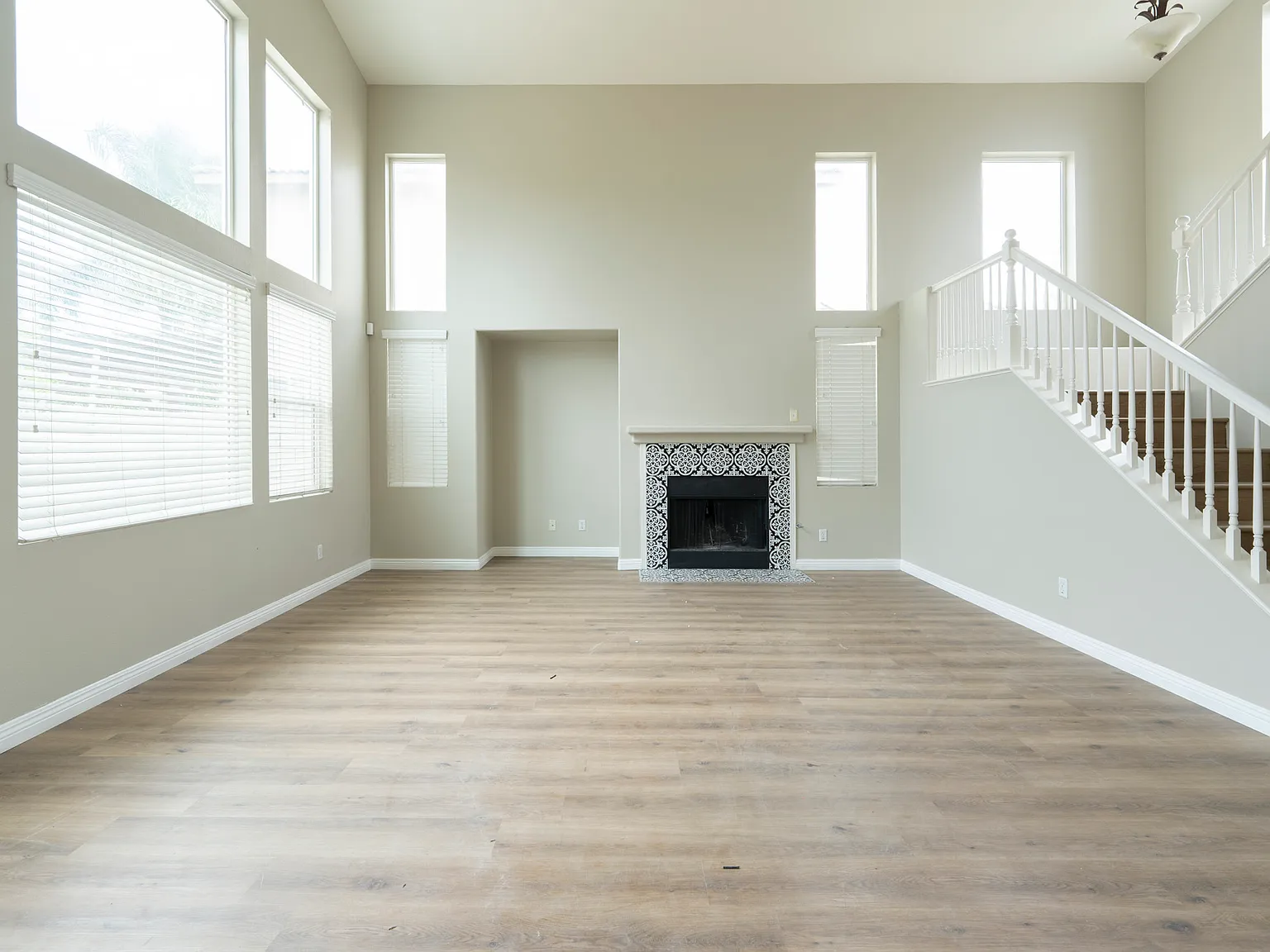 4 bed, 2031 sqft, $3,650 — Photo 3