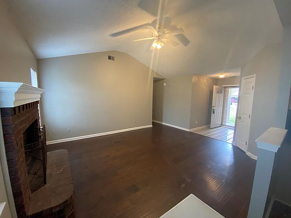 3rd image of 341 Southwind Dr
