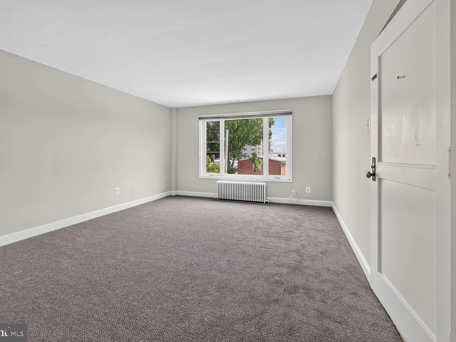2 bed, 1.0 bath, 900 sqft, $2,595 — Photo 2