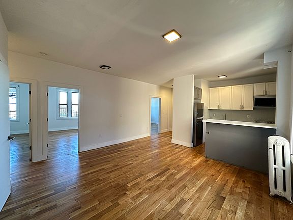 3rd image of 565 Bergen Ave APT 51