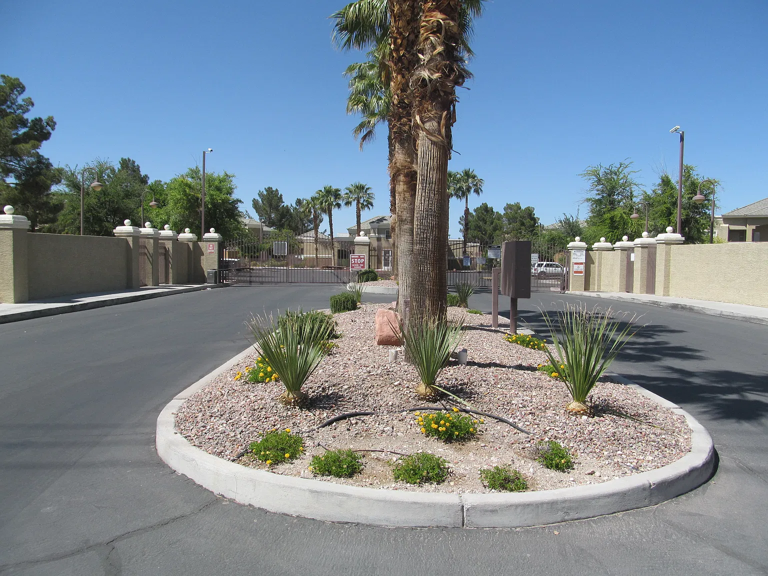 2 bed, 948 sqft, $1,290 — Photo 1
