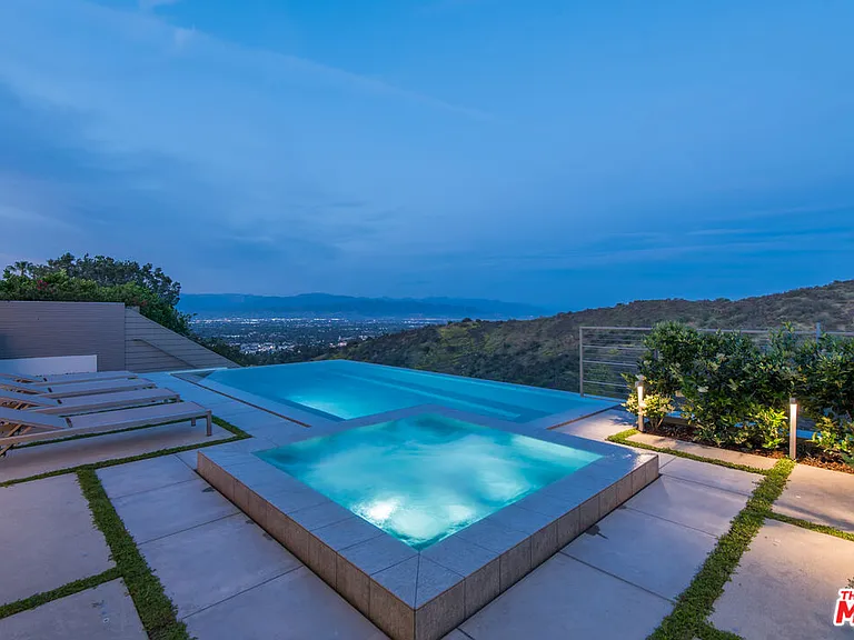 3642 Beverly Ridge Dr — Photo 10