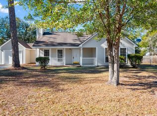 902 Teal Ct, Hinesville, GA 31313
