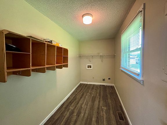 3rd image of 129 Ballard Dr