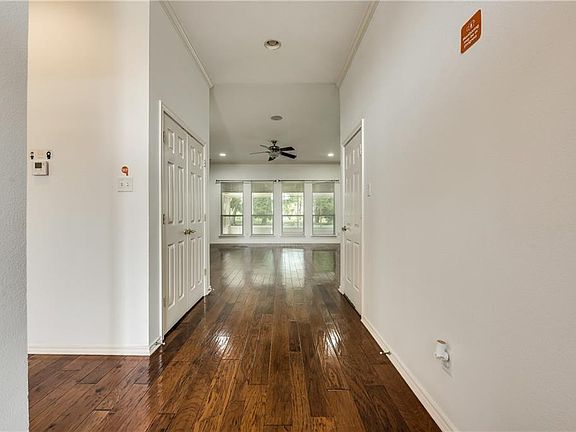 2nd image of 4195 Stonebriar Trl