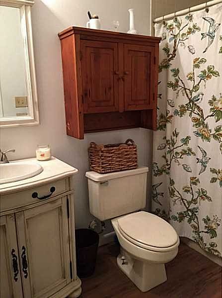 2nd image of 1920 Pine View Ave