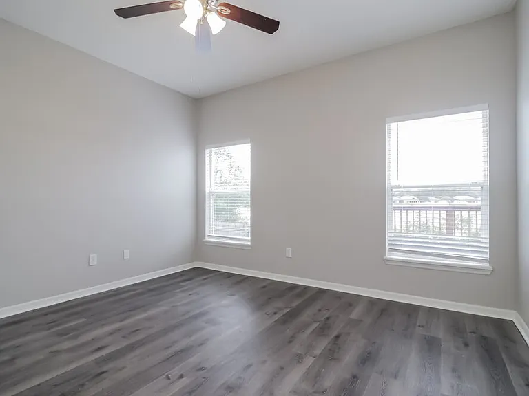 4244 Waterside Pointe Cir — Photo 9