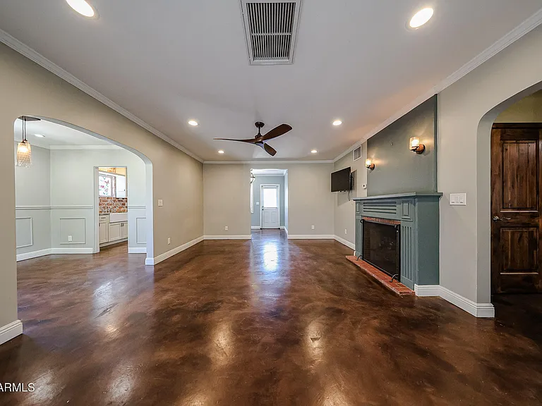 1317 W Holly St — Photo 17