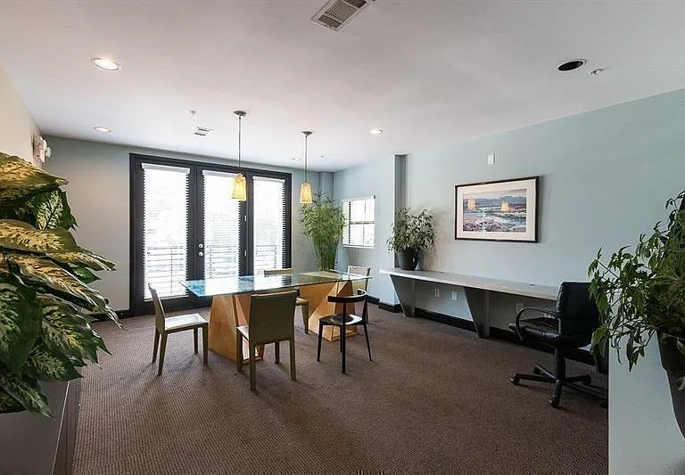 5300 Peachtree Rd #501 — Photo 40