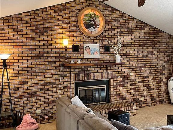 4th image of 2031 Bryan St