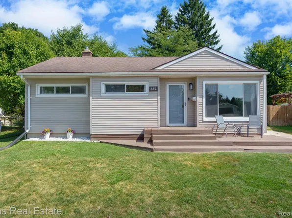 832 Southwood Dr, Fenton, MI 48430
