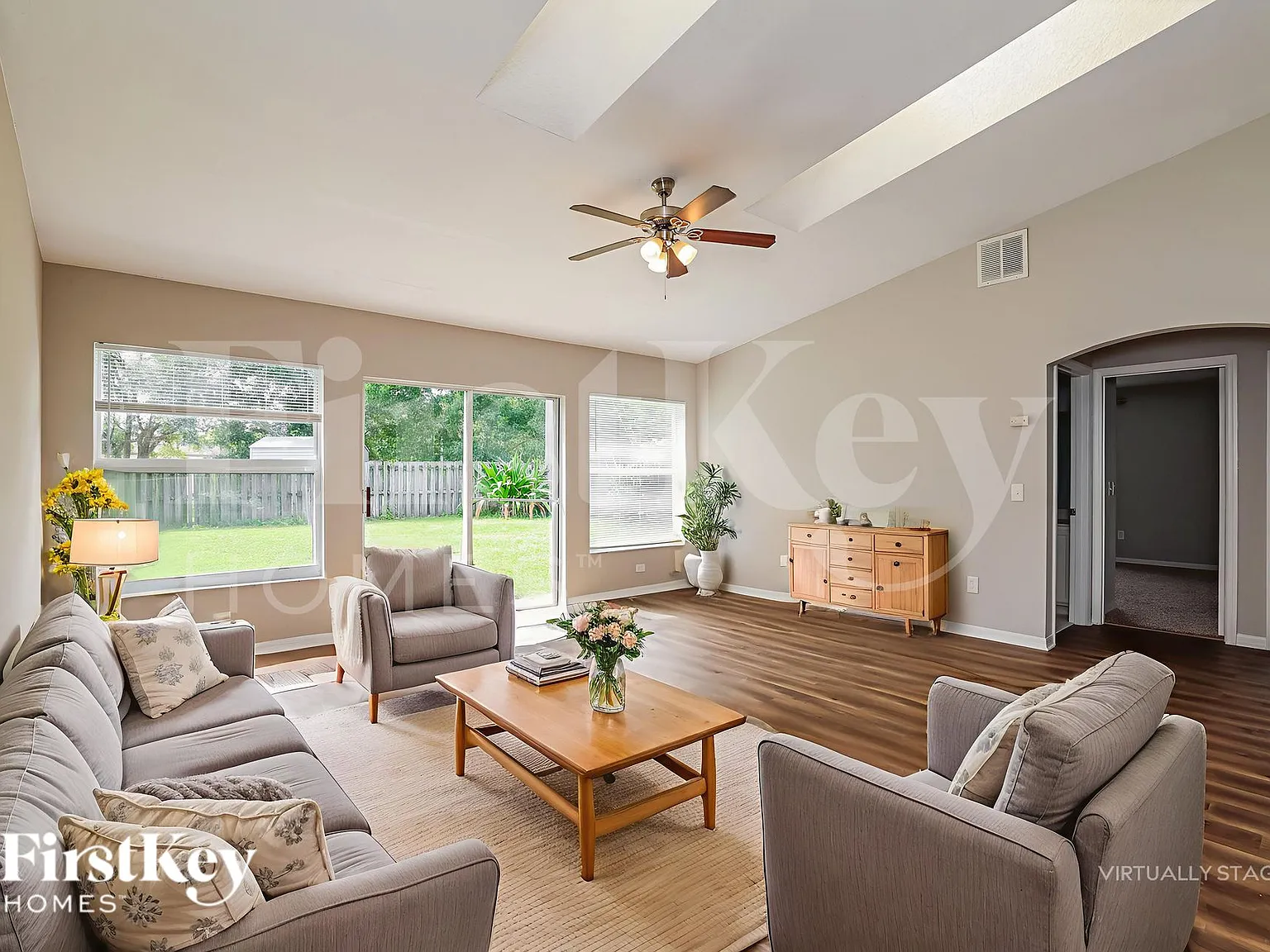 3 bed, 2.0 bath, 2074 sqft, $2,930 — Photo 4