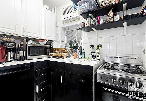 5th image of 32 Beekman Pl APT 2