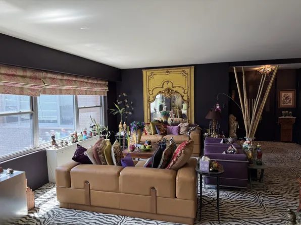 118 East 60th Street image 2 of 9