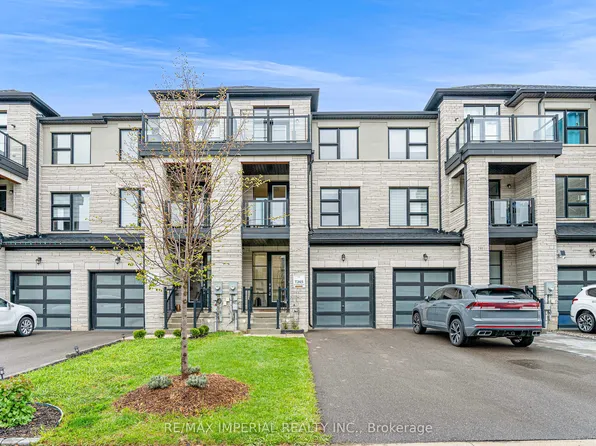 242 Vermont Ave, Newmarket, ON L3X 0M6