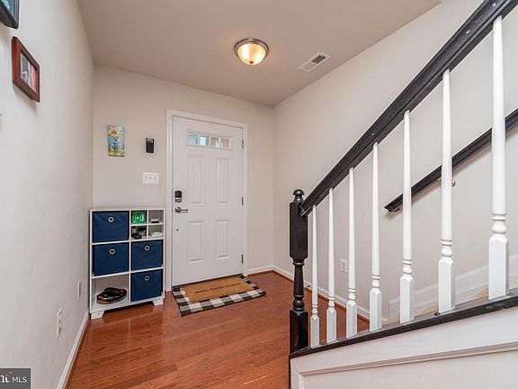 2nd image of 1315 Hawthorn Dr