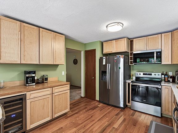 4th image of 5595 Wedgewood Dr