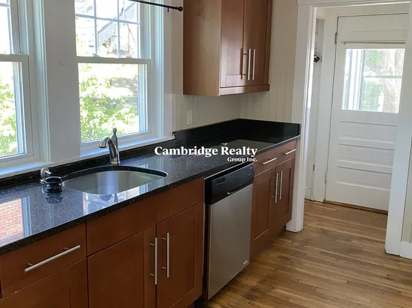 8 Winthrop St, Watertown, MA