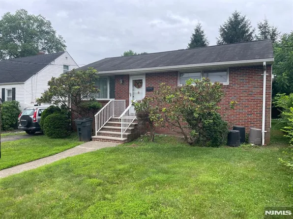 148 Hillside Ave, Bergenfield, NJ 07621
