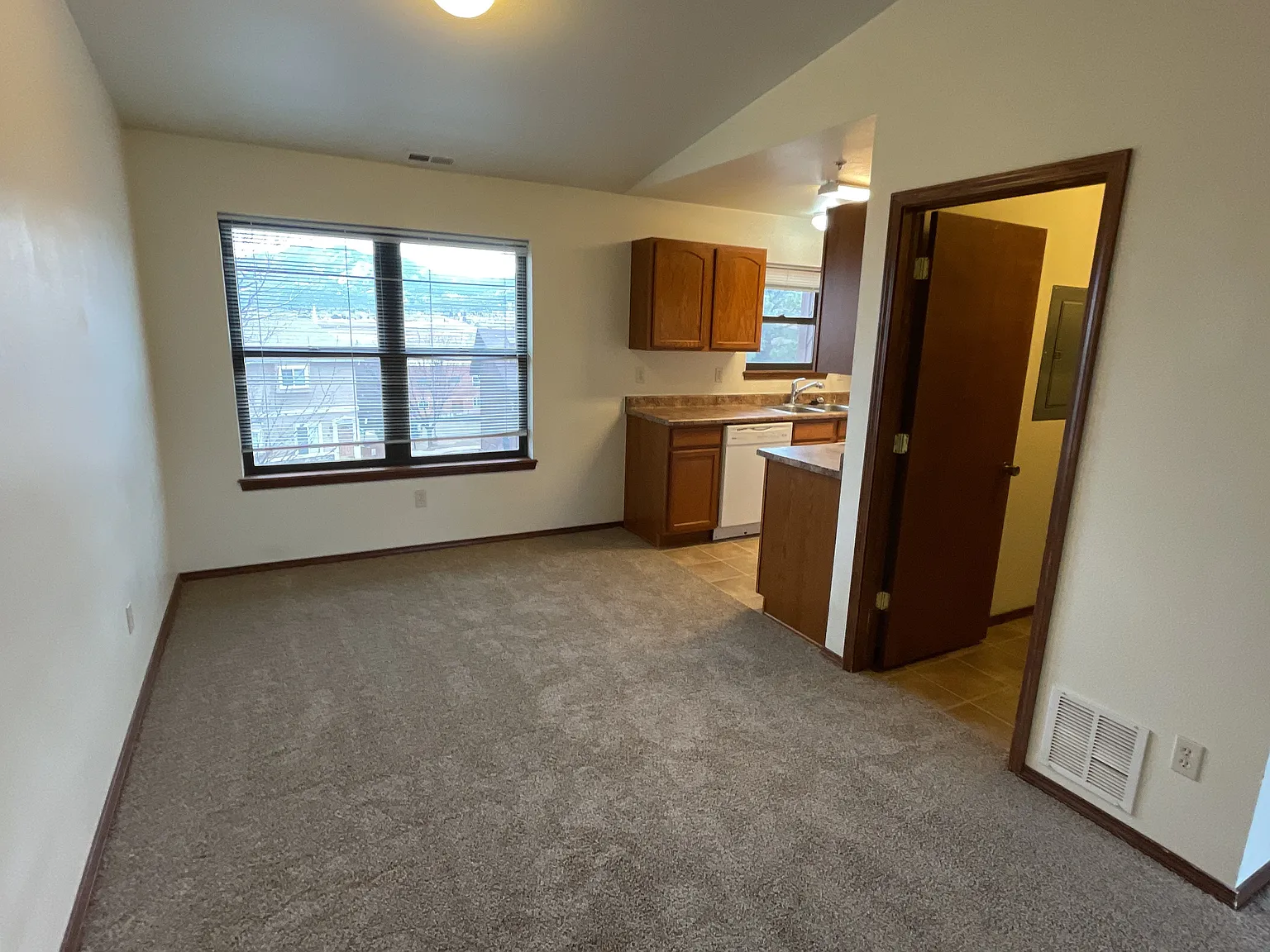 2280 Stepping Stones Way — Photo 4