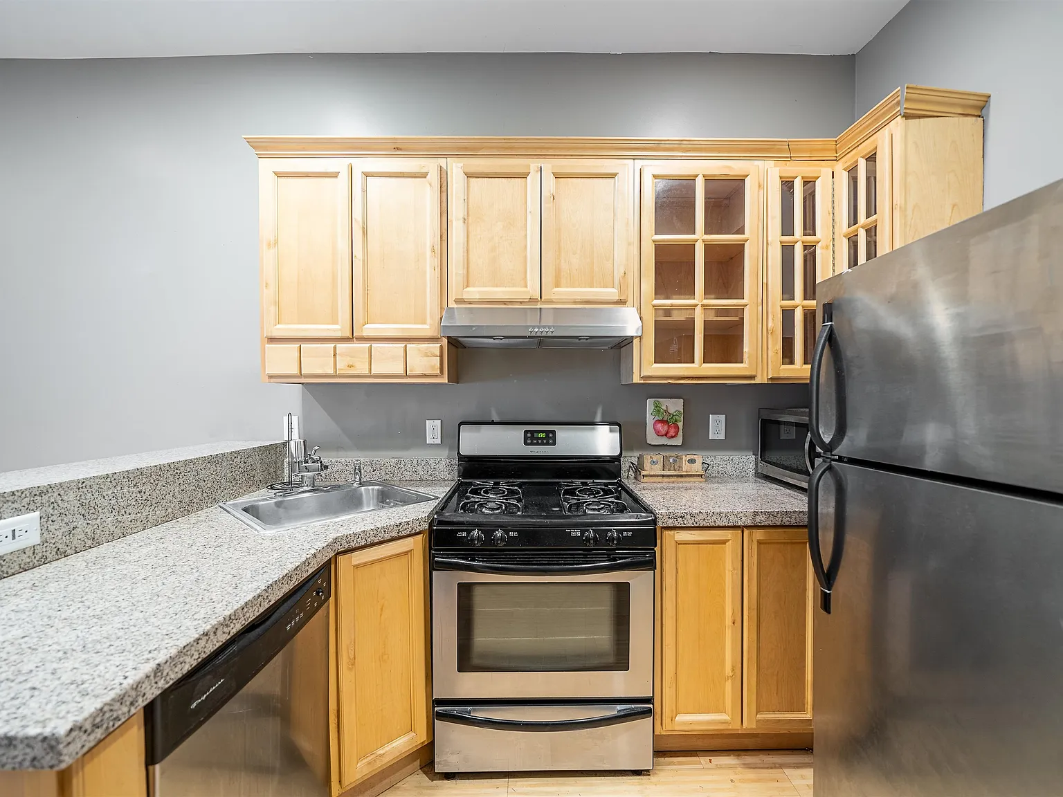 1 bed, 1.0 bath, 559 sqft, $2,250 — Photo 2