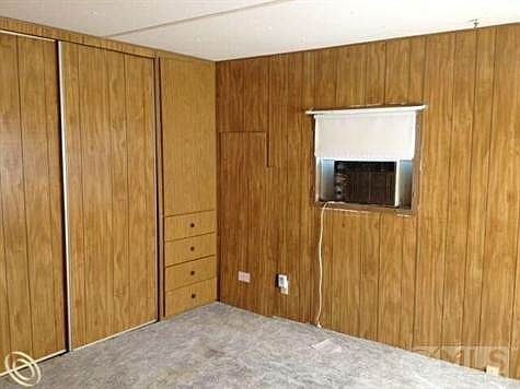 Bedroom.JPG