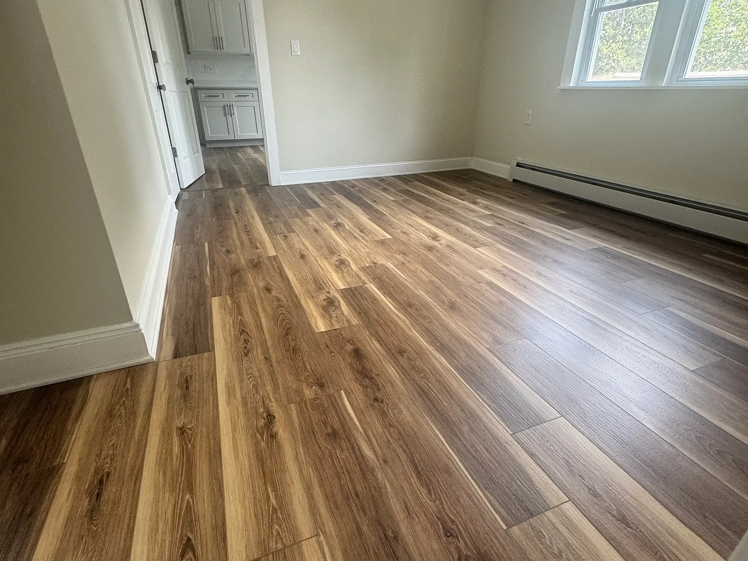 3 bed, 1.0 bath, 990 sqft, $2,000 — Photo 4