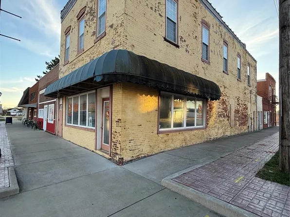 104 W Edwards St, Litchfield, IL 62056