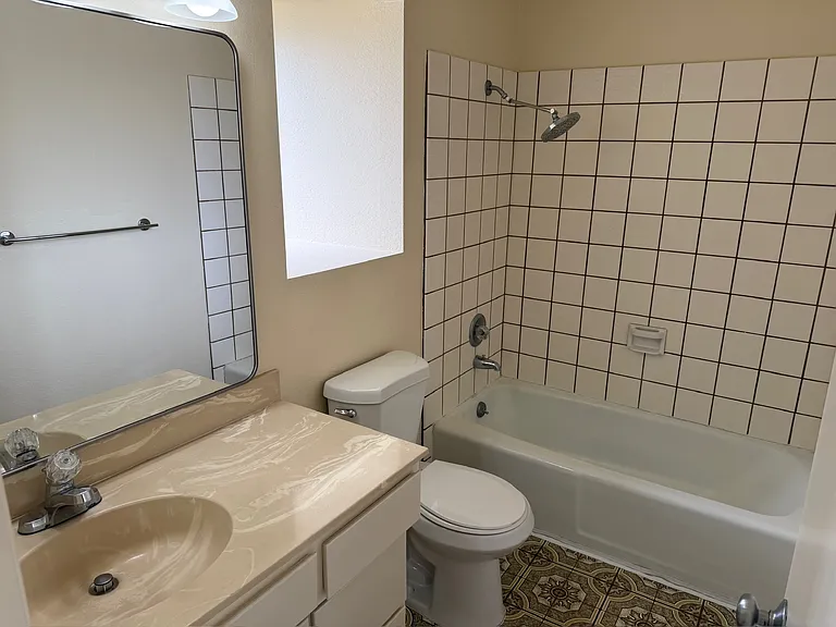 2069 Dolphin Dr — Photo 18