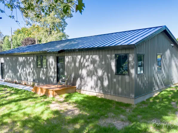 2628 Hamilton Rd, Muskegon, MI 49445